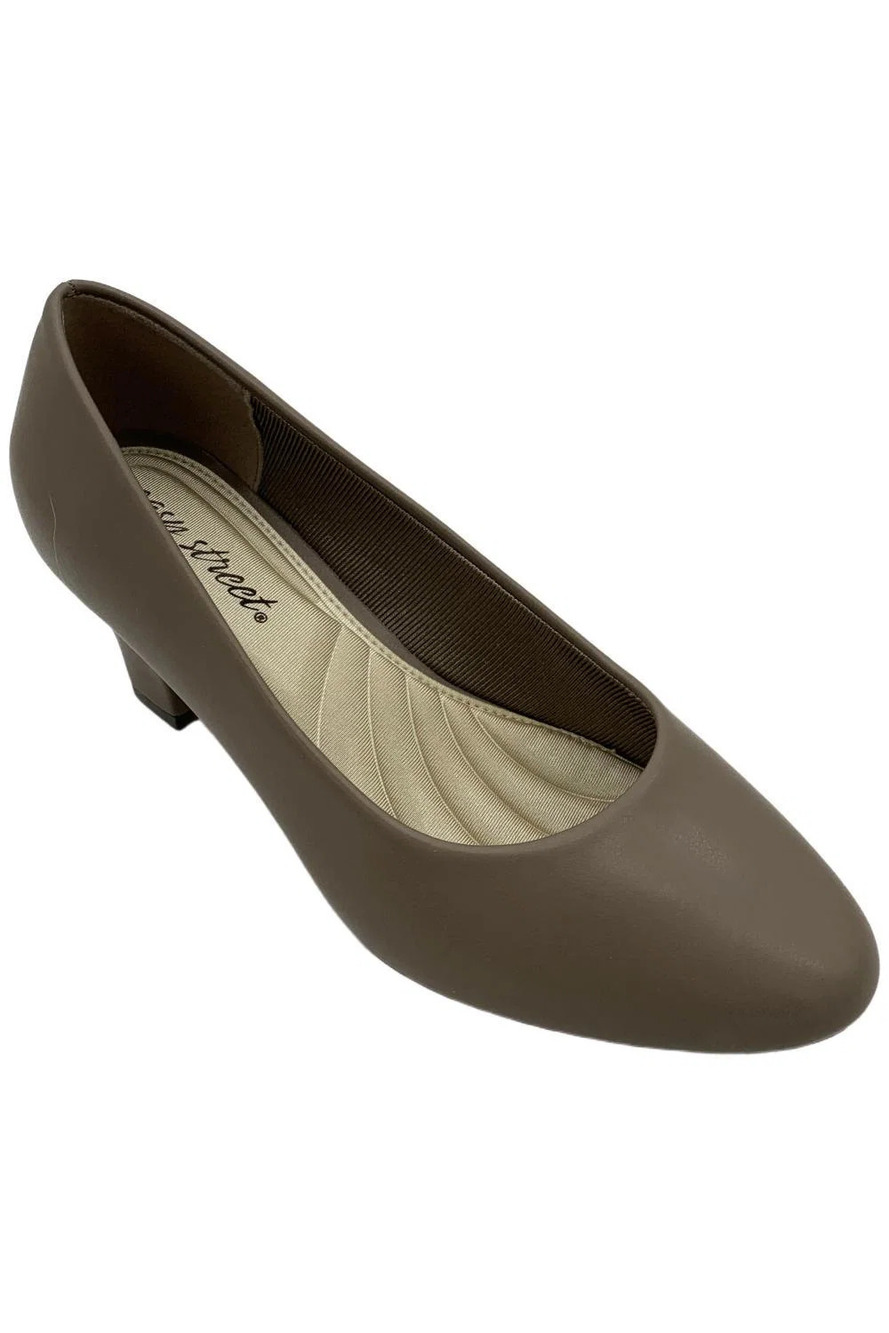 Easy Street Women's Ballari Pump Taupe - Narrow